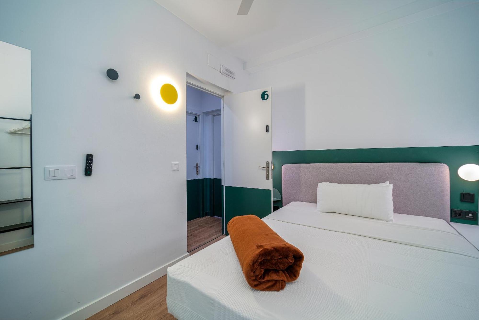 Angelitomad Hotel Madrid Bagian luar foto