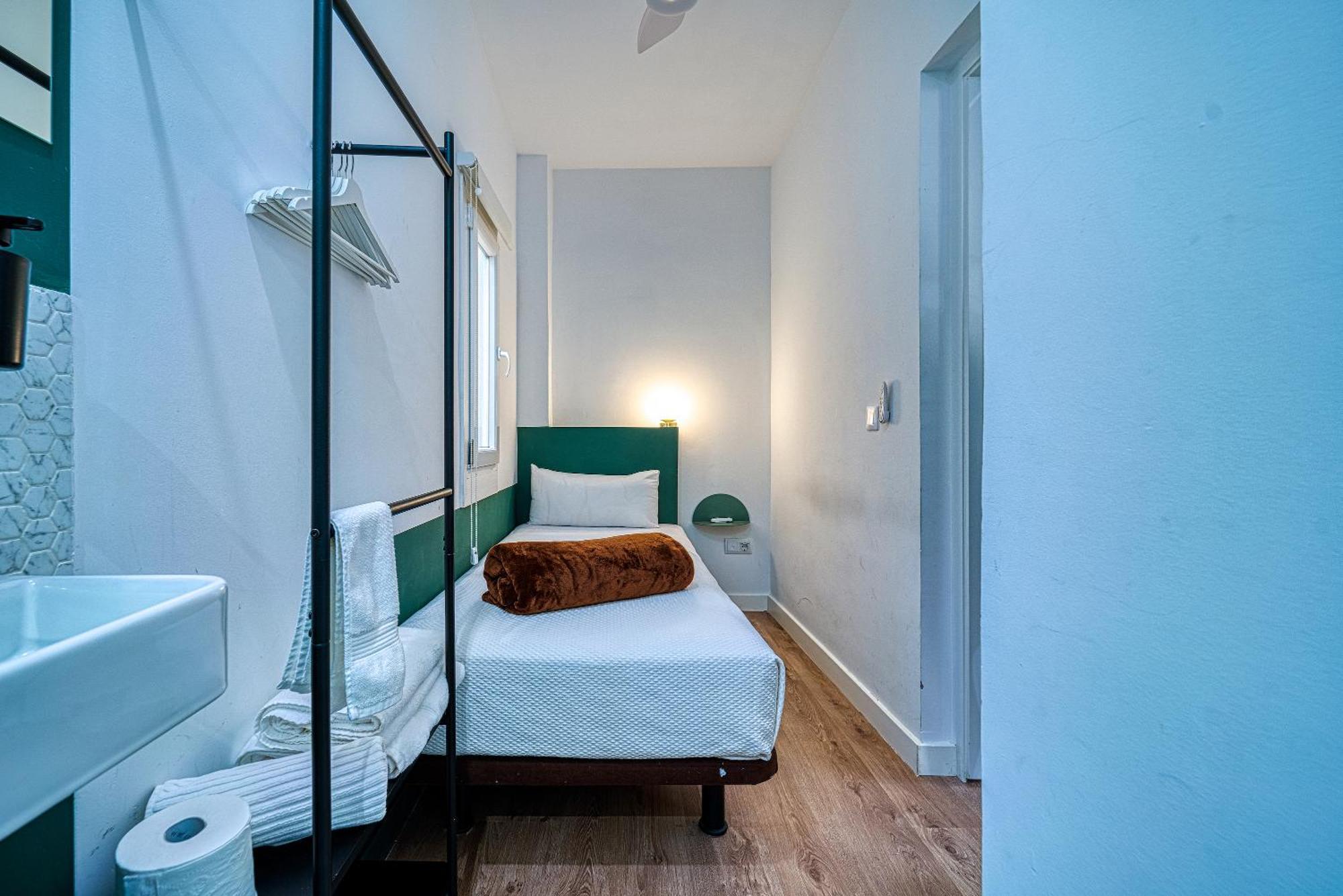 Angelitomad Hotel Madrid Bagian luar foto