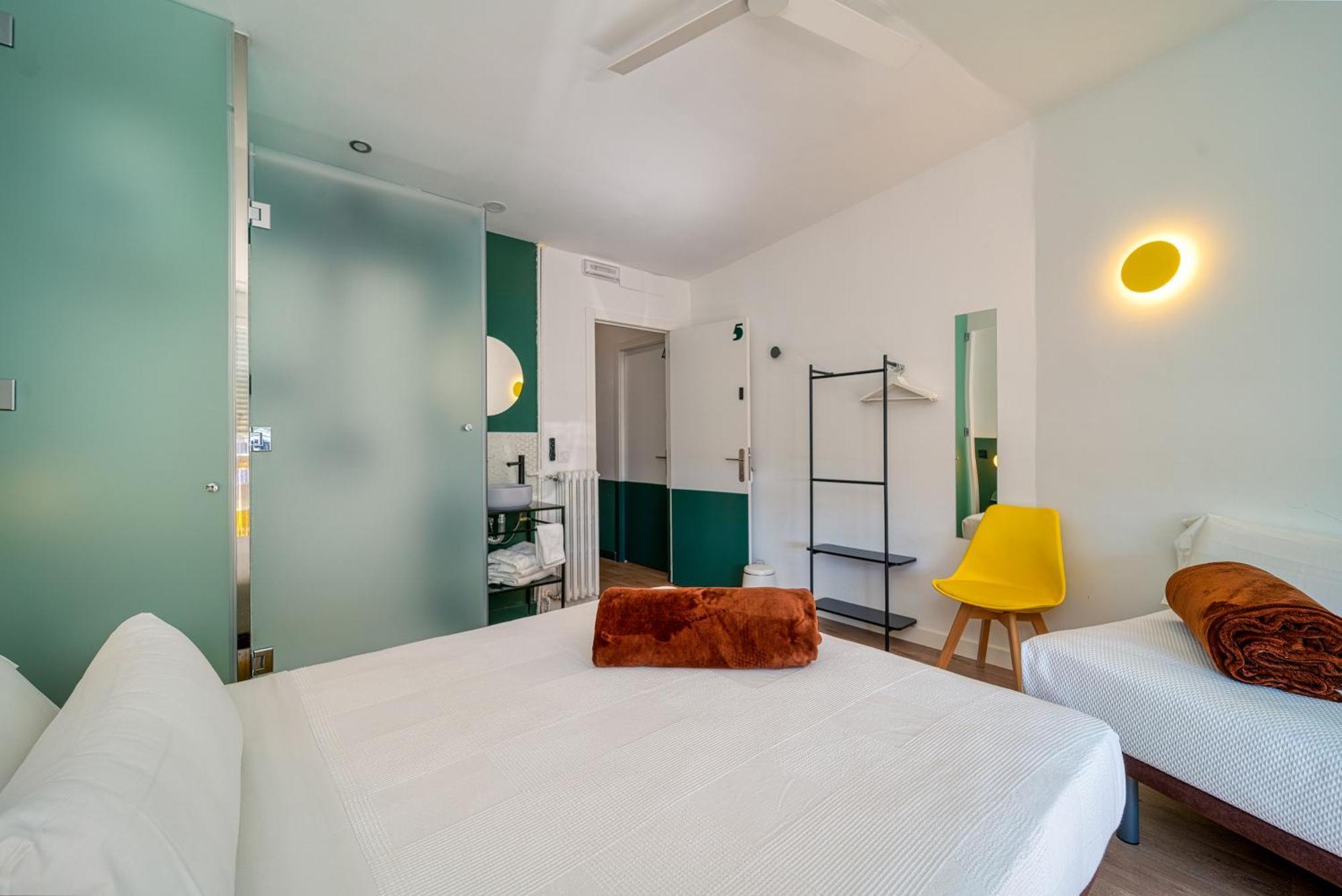 Angelitomad Hotel Madrid Bagian luar foto