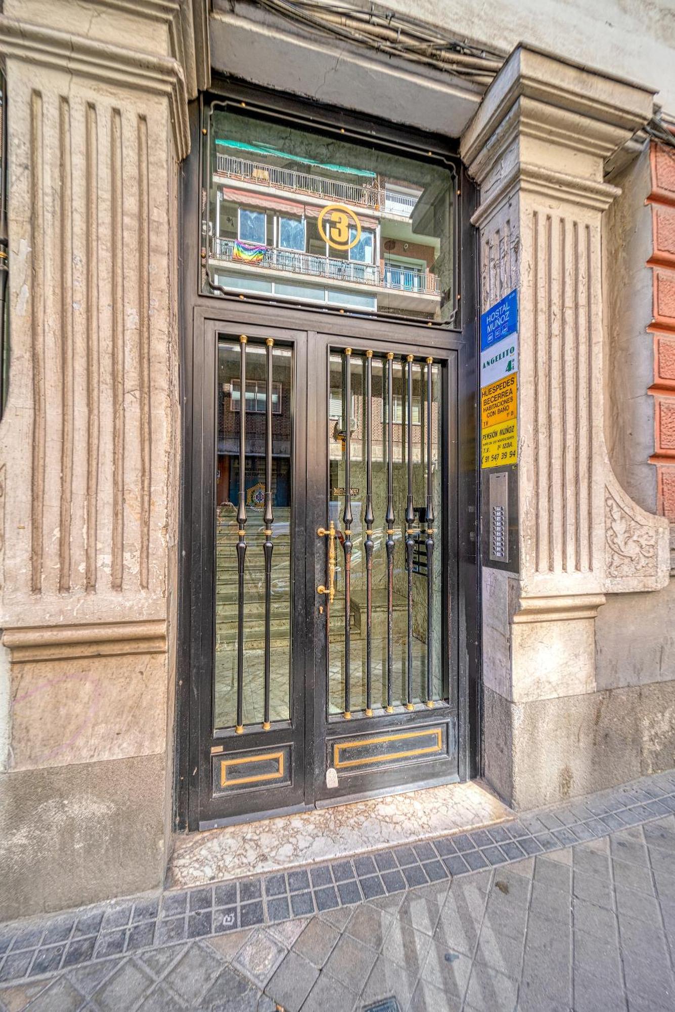 Angelitomad Hotel Madrid Bagian luar foto