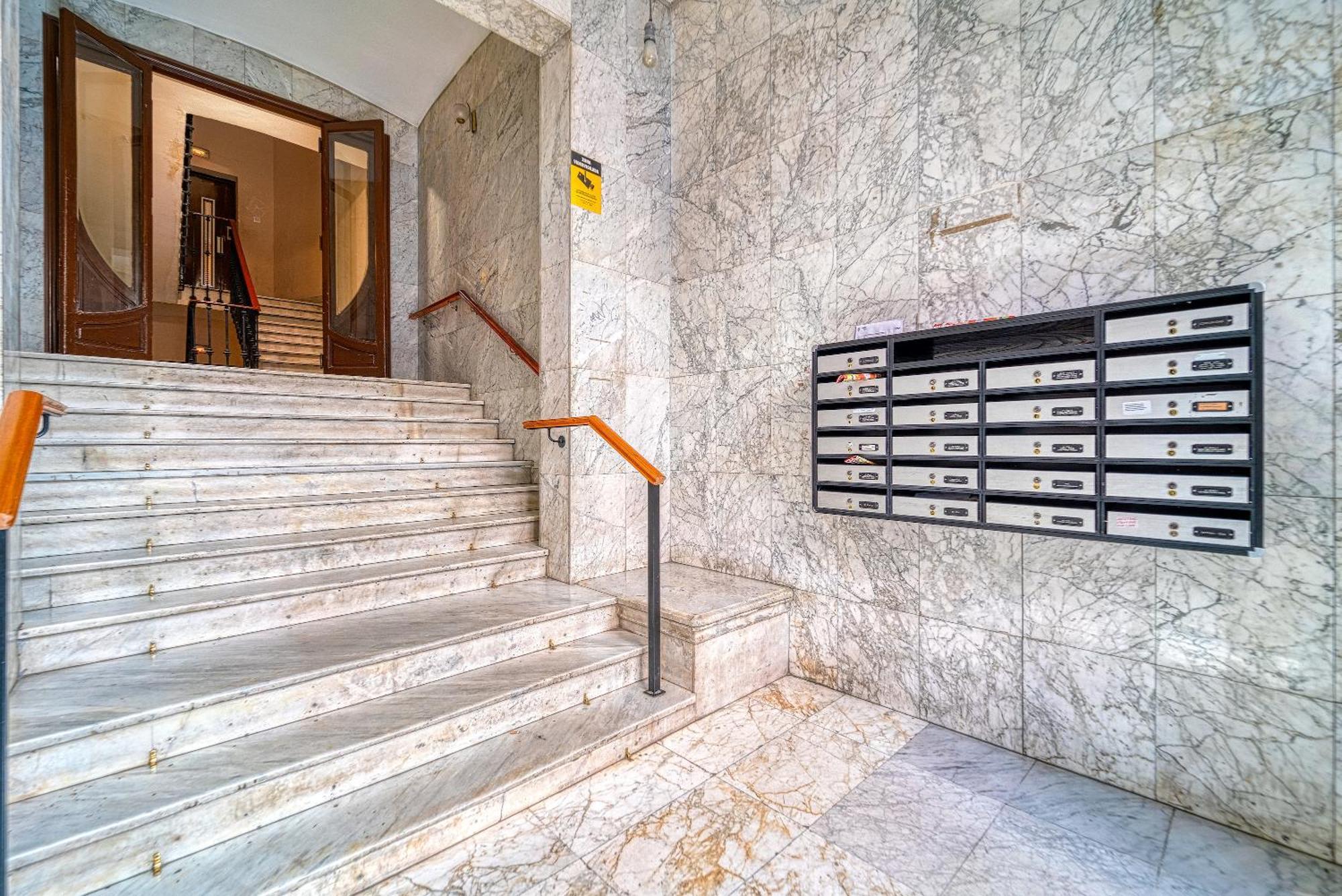 Angelitomad Hotel Madrid Bagian luar foto