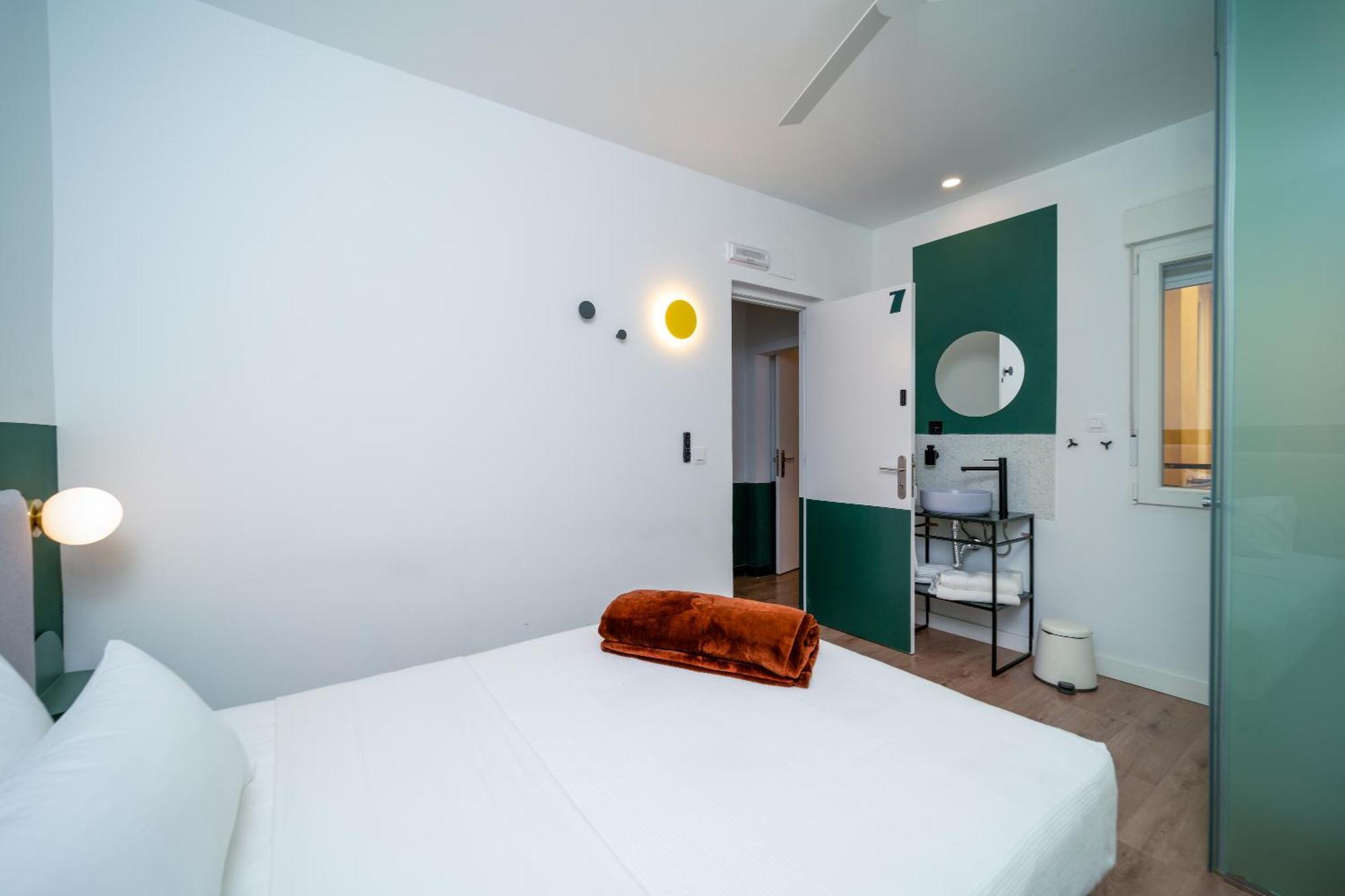 Angelitomad Hotel Madrid Bagian luar foto